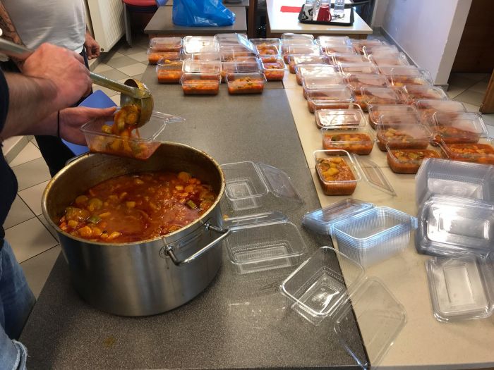 Δήλωση του Νίκου Μπελαβίλα για τους άστεγους στο λιμάνι του Πειραιά