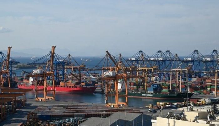 Χρειάστηκε η επέμβαση της Λιμενικής Αστυνομίας, μετά από τη βροχή καταγγελιών για να συμμορφωθεί η Cosco στις αποφάσεις του ΣτΕ και να σταματήσει τα παράνομα έργα