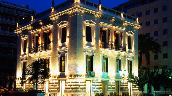 &Pi;ά&rho;&tau;&iota; &sigma;&tau;&omicron; &Mu;έ&gamma;&alpha;&rho;&omicron; &Mu;&epsilon;&tau;&alpha;&xi;ά &gamma;&iota;&alpha; &tau;&omicron;&nu; &laquo;&Pi;&epsilon;&iota;&rho;&alpha;&iota;ά&sigmaf; &gamma;&iota;&alpha; Ό&lambda;&omicron;&upsilon;&sigmaf;&raquo;