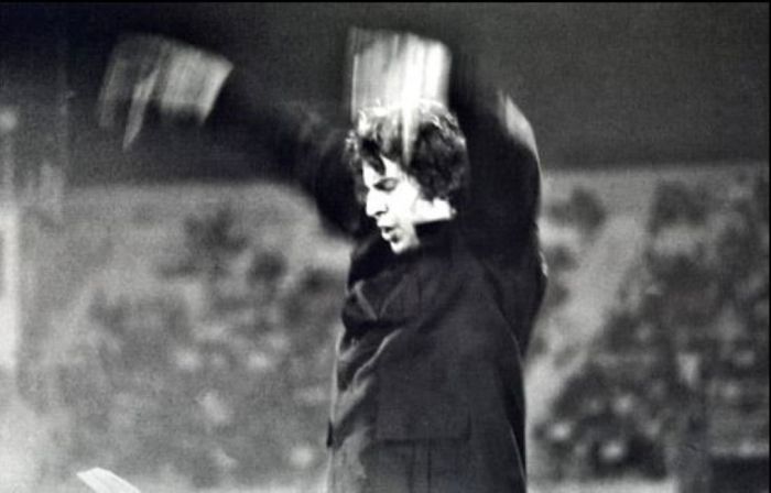 Τιμούμε και αποχαιρετούμε τον Μίκη