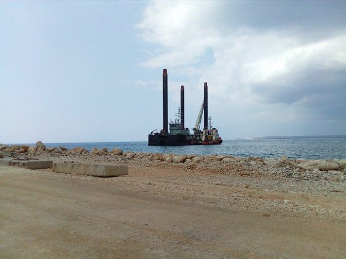 &Delta;&epsilon;&lambda;&tau;ί&omicron; &Tau;ύ&pi;&omicron;&upsilon;. &Omicron; &Omicron;&Lambda;&Pi; &sigma;&upsilon;&nu;&epsilon;&chi;ί&zeta;&epsilon;&iota; &alpha;&kappa;ά&theta;&epsilon;&kappa;&tau;&omicron;&sigmaf; &tau;&omicron; έ&rho;&gamma;&omicron; &tau;&omicron;&upsilon; &Nu;ό&tau;&iota;&omicron;&upsilon; &Pi;&rho;&omicron;&beta;&lambda;ή&tau;&alpha; &Kappa;&rho;&omicron;&upsilon;&alpha;&zeta;&iota;έ&rho;&alpha;&sigmaf;.