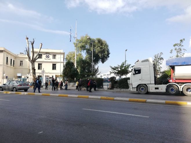 Ο «Πειραιάς για όλους» σταμάτησε τα φορτηγά του ΟΛΠ